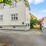 Valand 10 Min Walk From Center