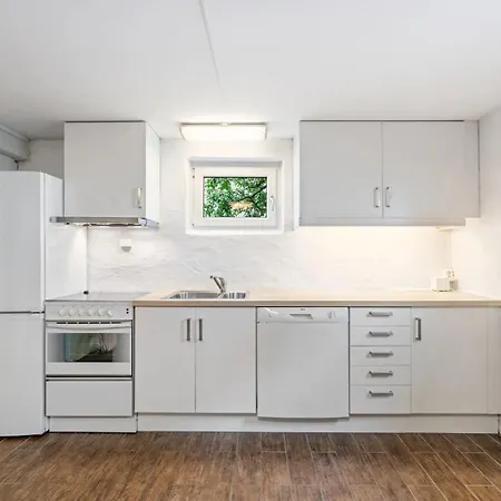 Apartment Valand 10 Min Walk From Center