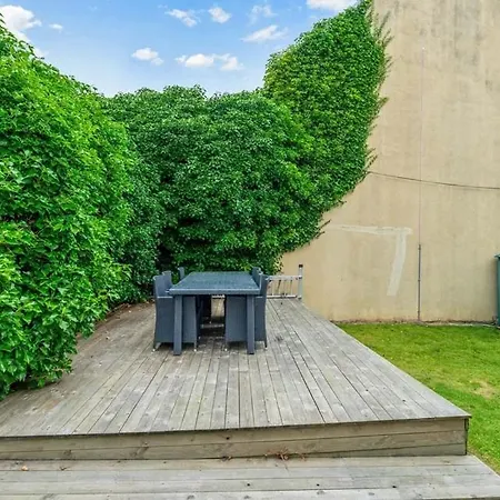 Valand 10 Min Walk From Center *