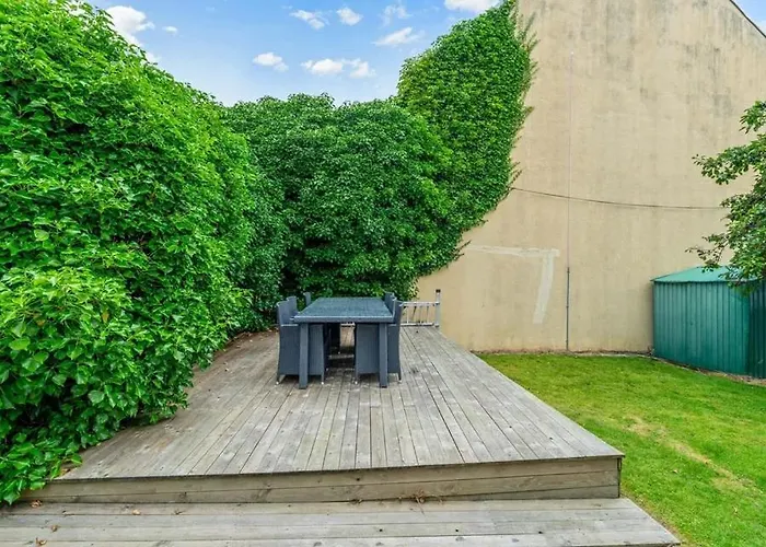 Valand 10 Min Walk From Center *